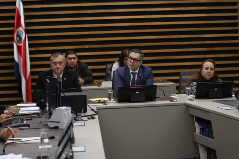 Reforma al marchamo termina trámite de comisión y pasa al Plenario para el primer debate