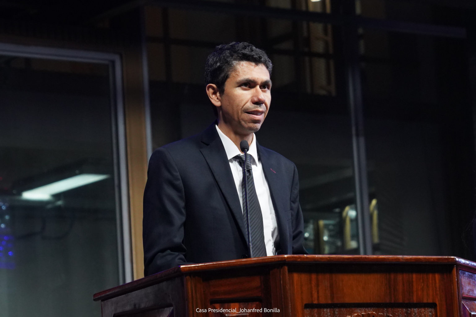 Imagen principal del artículo: Luis Amador anuncia que buscará una "nueva puerta" para llegar a la presidencia, tras rechazo del PUSC