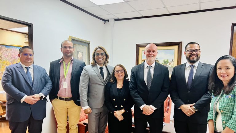 De los buses eléctricos, el ICE y Bollywood