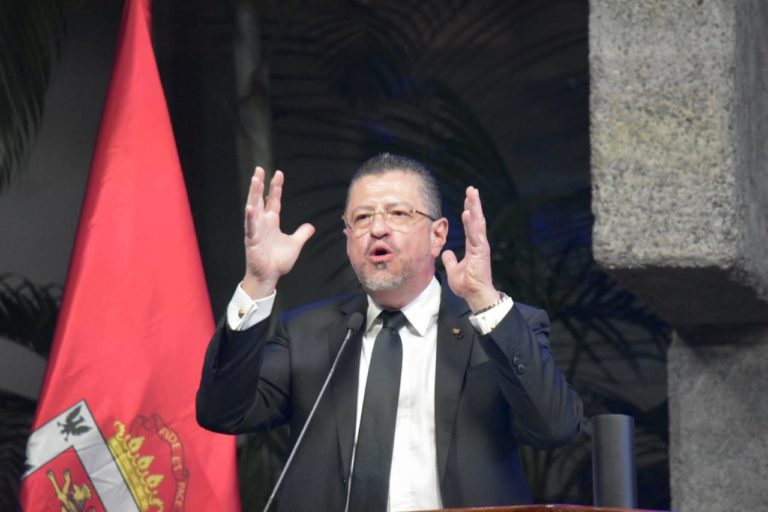 Chaves veta ley para sacar a Costa Rica de la lista de la UE: "Esto fue casi que una extorsión"