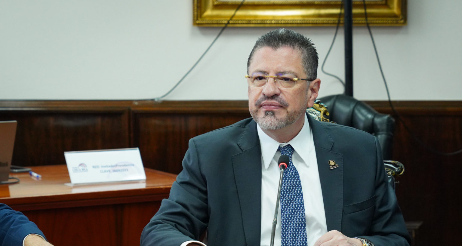 Imagen principal del artículo: Chaves acepta condiciones de la contralora para reunión