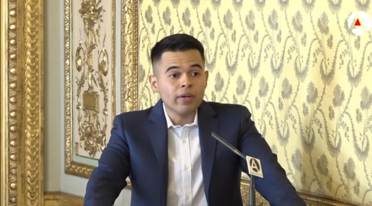 “En Nicaragua muchos jóvenes escriben en la clandestinidad”