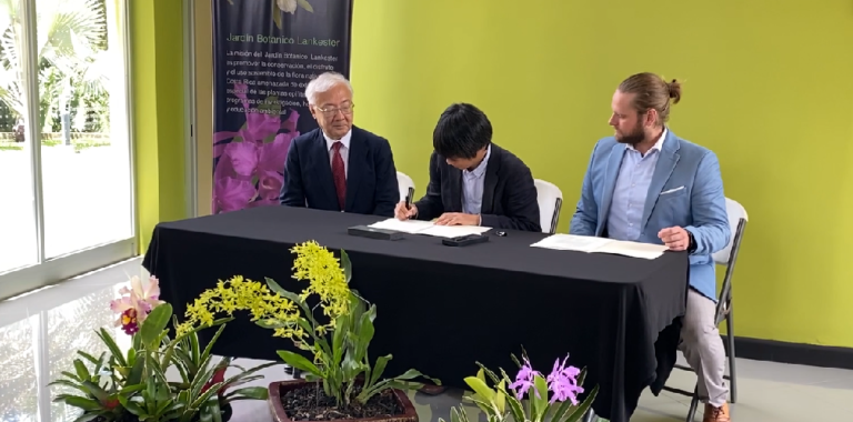 Jardines botánicos de Costa Rica y Japón firman acuerdo académico