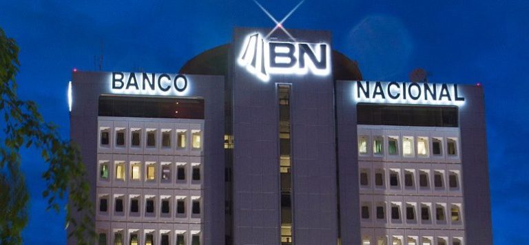 BN ilumina su edificio para invitar a Costa Rica a donar sangre