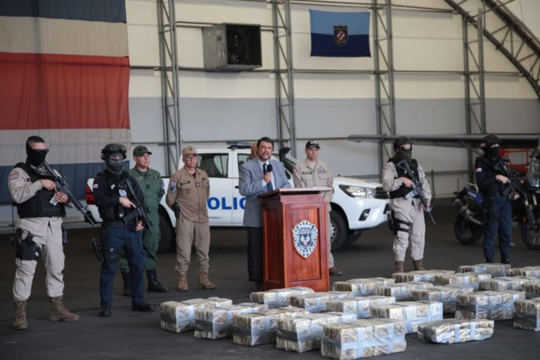 Seguridad anuncia decomiso de 500 kilos de cocaína en Terminal de Contenedores en Moín