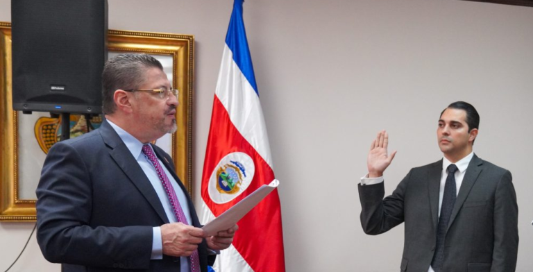 Diputados denuncian presunto nombramiento ilegal de presidente del Incop