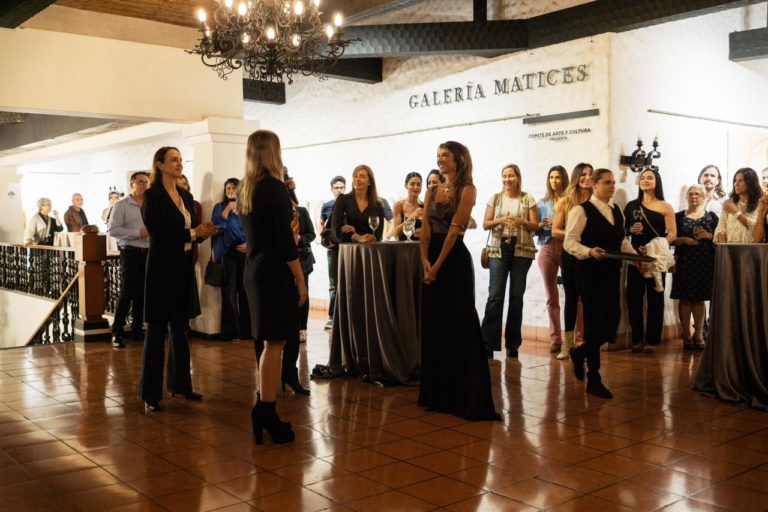 La costarricense Daniela Martén presenta exposición en honor a la tierra