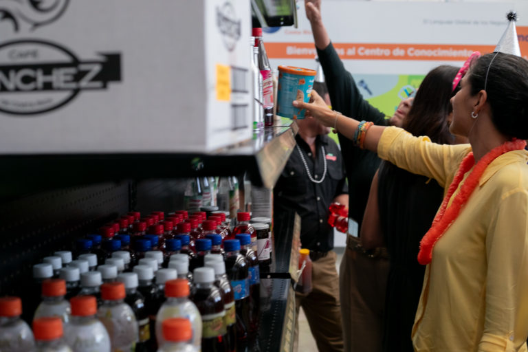 GS1 y PNUD firman alianza para combatir la contaminación por residuos plásticos en Costa Rica