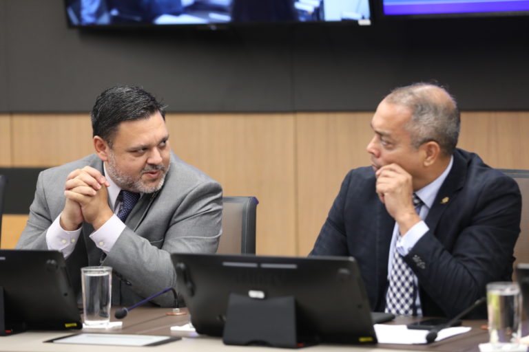 Diputado del PLP propone eliminar afiliación obligatoria a Caja de Ande