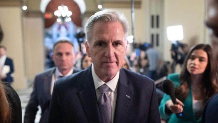 Demócratas y ala extrema republicana destituyen a Kevin McCarthy