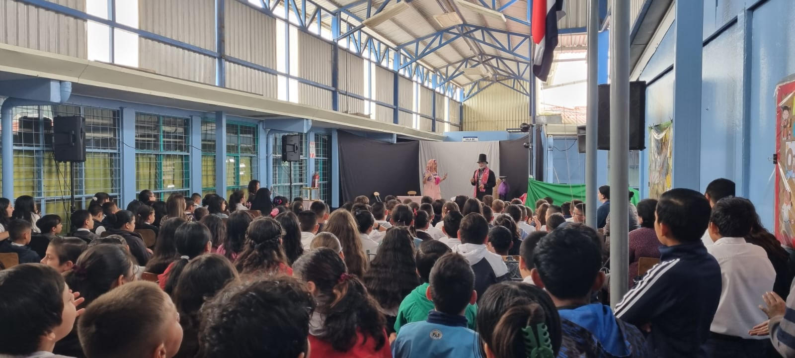 Imagen principal del artículo: 1300 estudiantes han recibido educación financiera por medio de obras de teatro