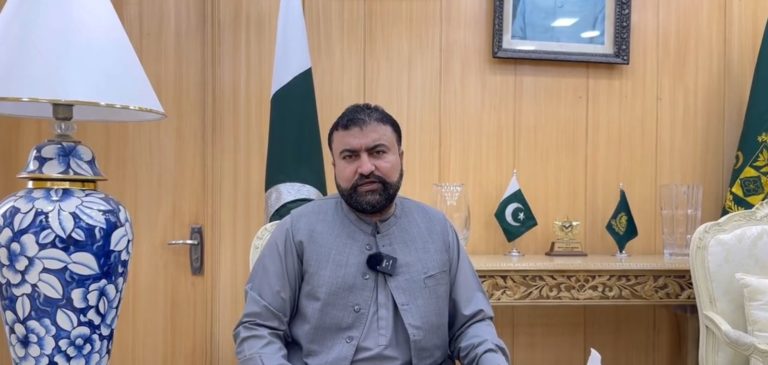 Autoridades de Pakistán dan ultimátum a migrantes afganos