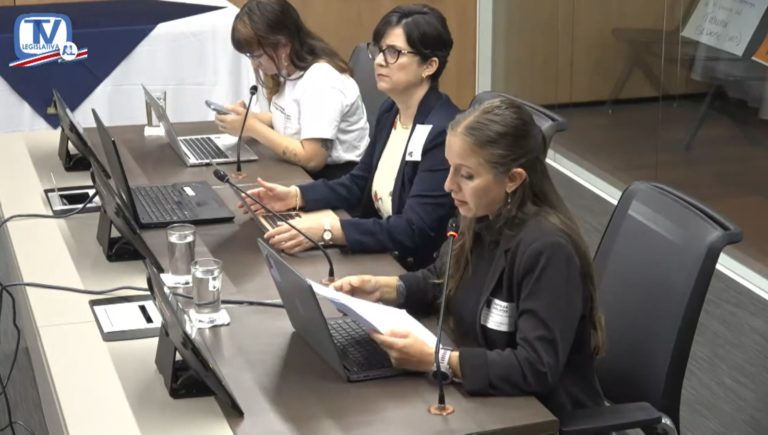 Movimiento solicitó a diputados aprobar proyecto para prohibir exploración y explotación de petróleo y gas en Costa Rica