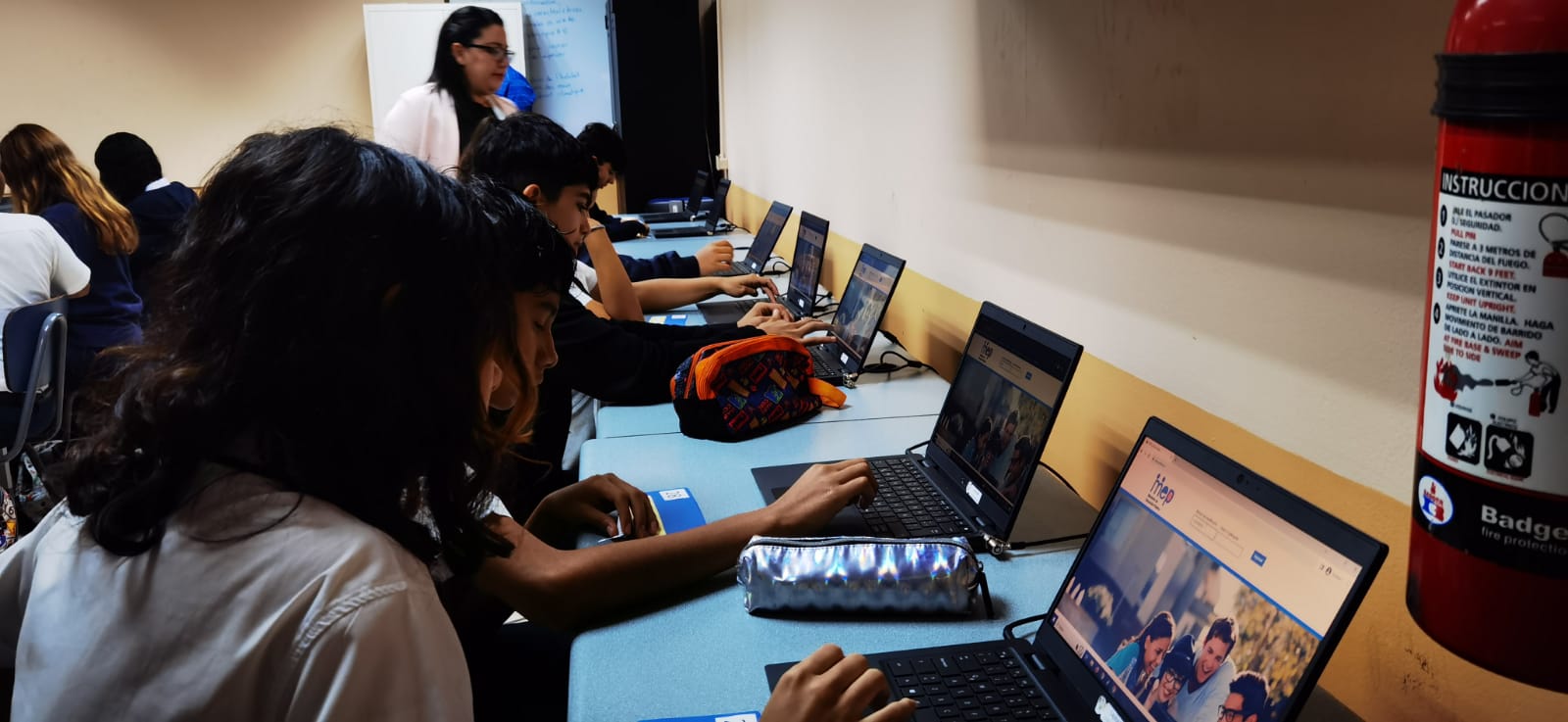 Imagen principal del artículo: Inició aplicación de prueba estandarizada a 75 mil estudiantes de sexto grado