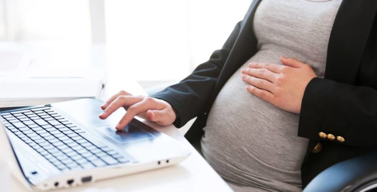 CCSS reforma reglamento que relegaba a mujeres con licencia de maternidad a realizar trabajos domésticos