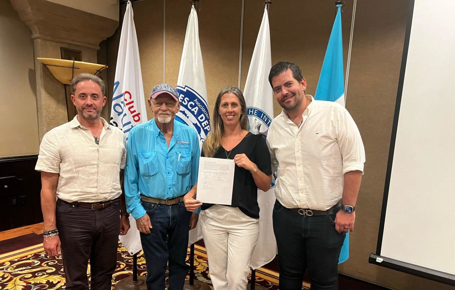 Imagen principal del artículo: FECOP, Billfish Conservation Project y Provimagua firman acuerdo de cooperación para impulsar la pesca turística en el istmo