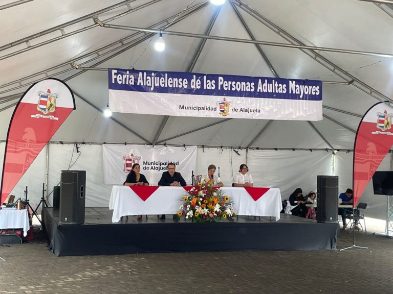Municipalidad de Alajuela condona deudas a adultos mayores en condición de pobreza