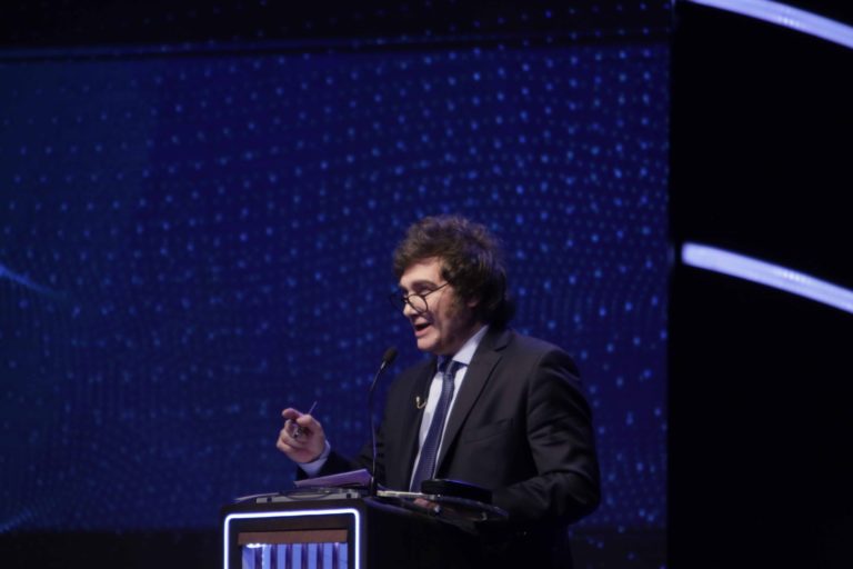 La pobreza en Argentina se dispara al 53% durante los primeros meses de la presidencia de Milei