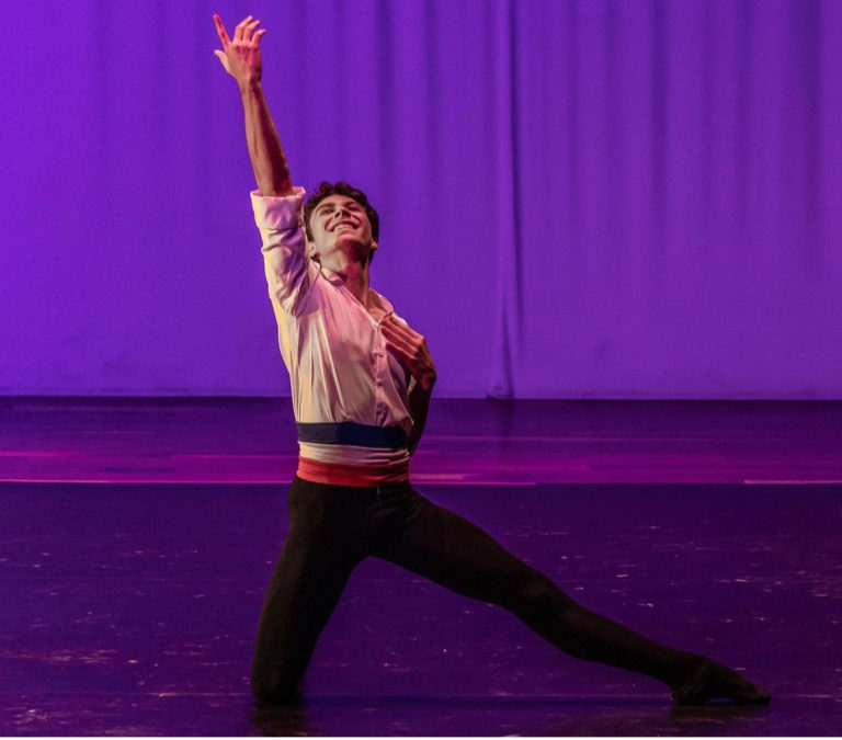 Bailarín de ballet costarricense Gabriel Monge de 15 años gana beca para ser parte de academia en Houston