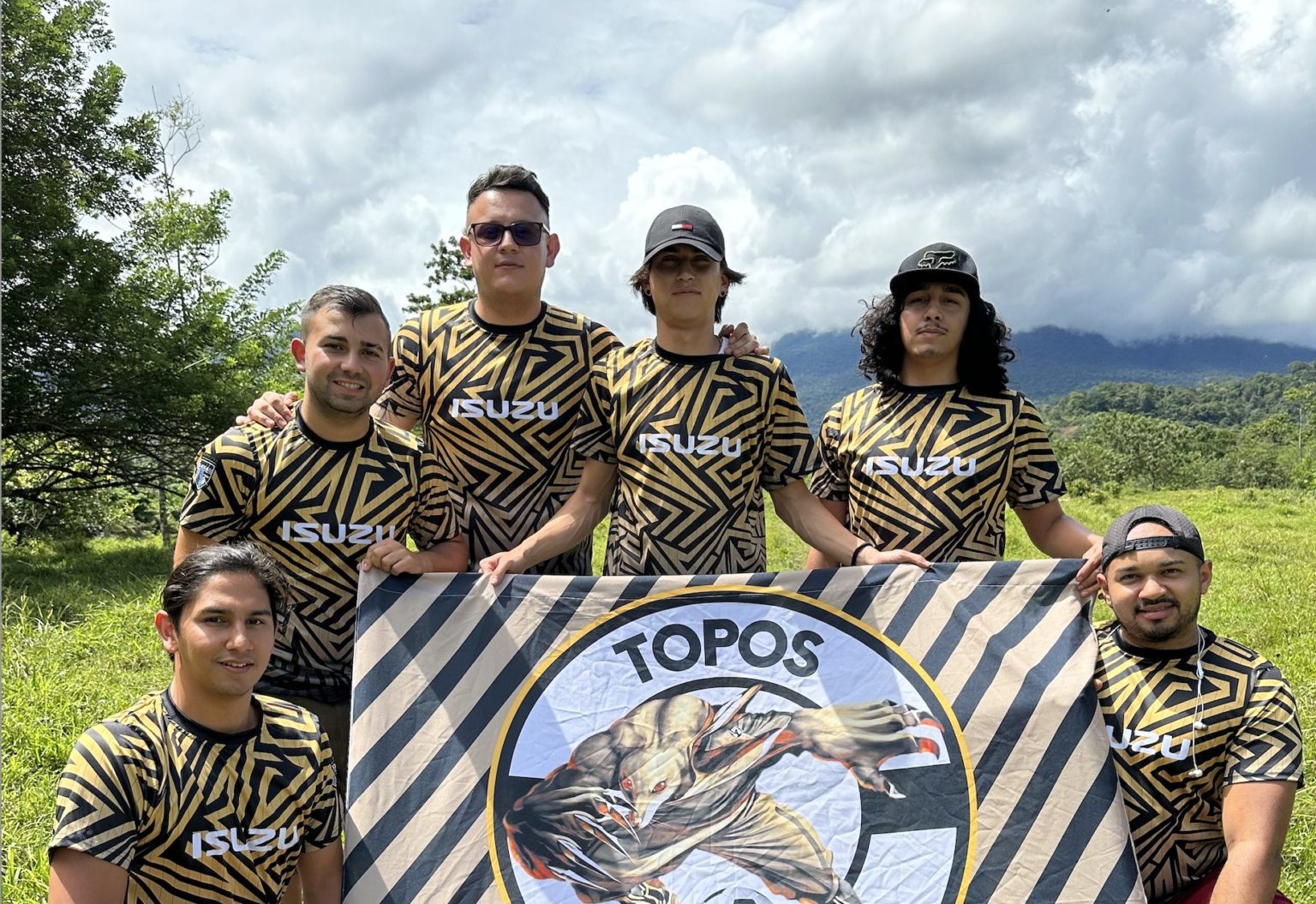 Imagen principal del artículo: Isuzu reconoció a jóvenes de Moravia y Coronado como campeones de la Superliga de Fútbol 4x4