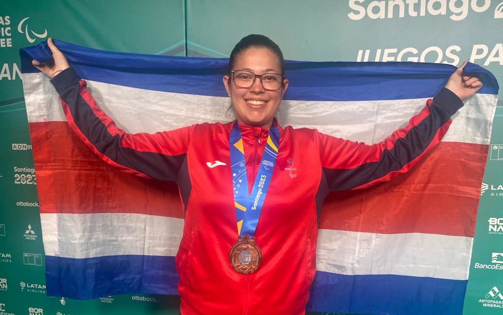Imagen principal del artículo: Tica Aneth Araya se cuelga la medalla de bronce en los Juegos Parapanericanos 2023