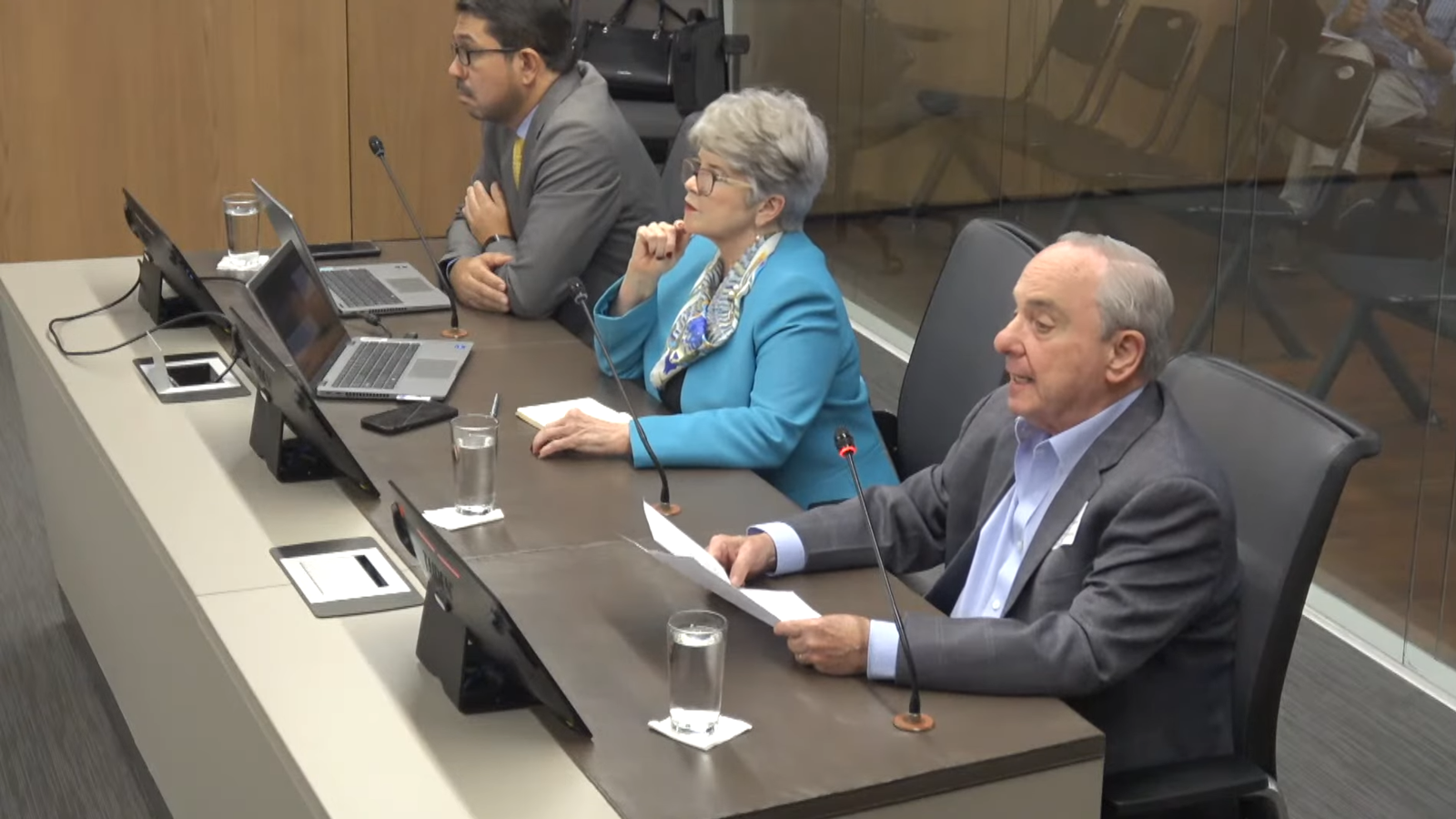 Imagen principal del artículo: Alberto Dent renuncia al Conassif