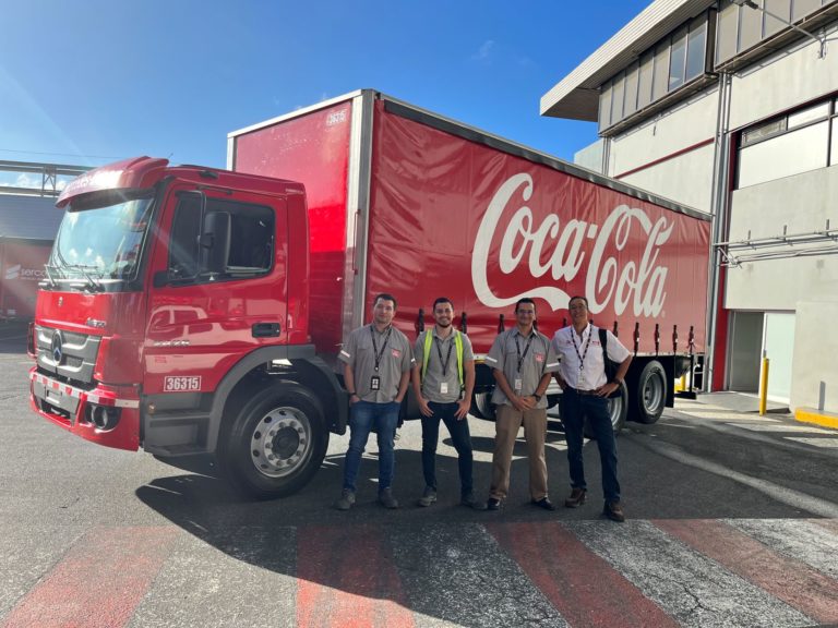 Este fin de semana regresan las caravanas navideñas de Coca-Cola