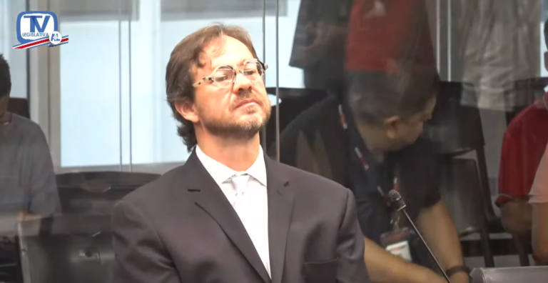 Comisión de Ingreso y Gasto convoca a Federico Cruz por llamadas a presidenta del INS