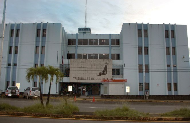 Imagen principal del artículo: Tribunal Penal absuelve a familia recuperadora indígena Bribri tras denuncia por tentativa de homicidio