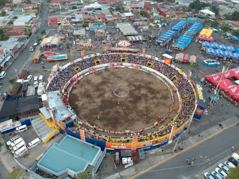 Salud entrega permiso sanitario para Festejos de San José 2023-2024, Tope Nacional y Carnaval