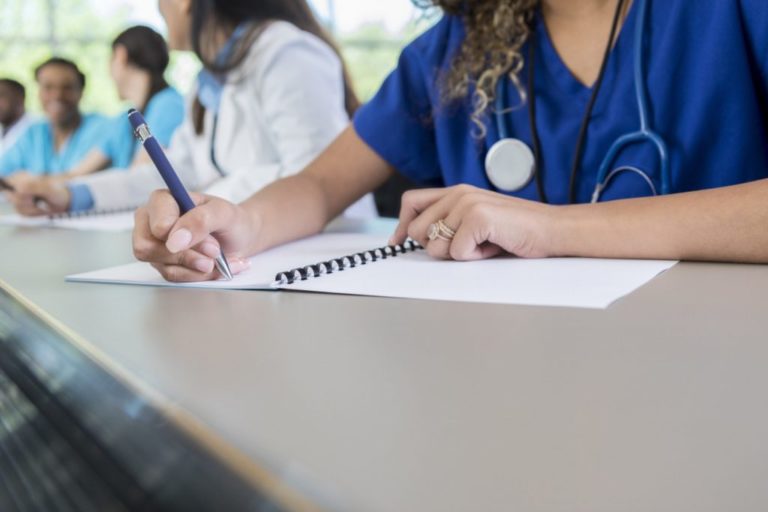 CCSS: Ocho de cada diez estudiantes aprobaron la prueba IFOM para ingresar al internado rotario