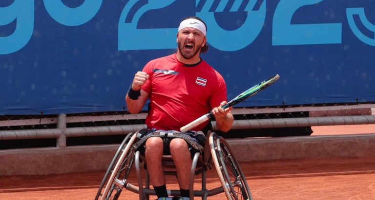 Paratenista tico José Pablo Gil conquista título de campeón y subcampeón en el torneo Indian Wells de Estados Unidos