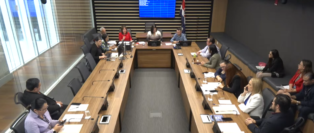 Imagen principal del artículo: Oposición castiga al gobierno por incumplir su palabra y obligará destinar 40% de un préstamo a pagarle a la CCSS