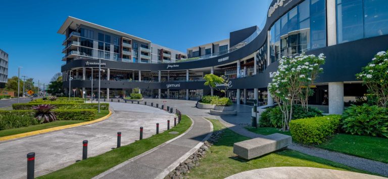 Escazú Village y Municipalidad de Escazú se unen para recoger útiles escolares