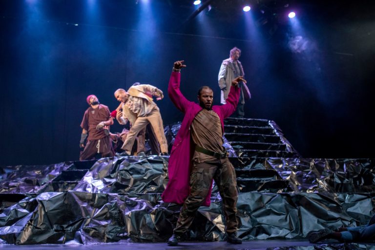 La Compañía Nacional de Teatro convoca a concurso público para personas directoras escénicas