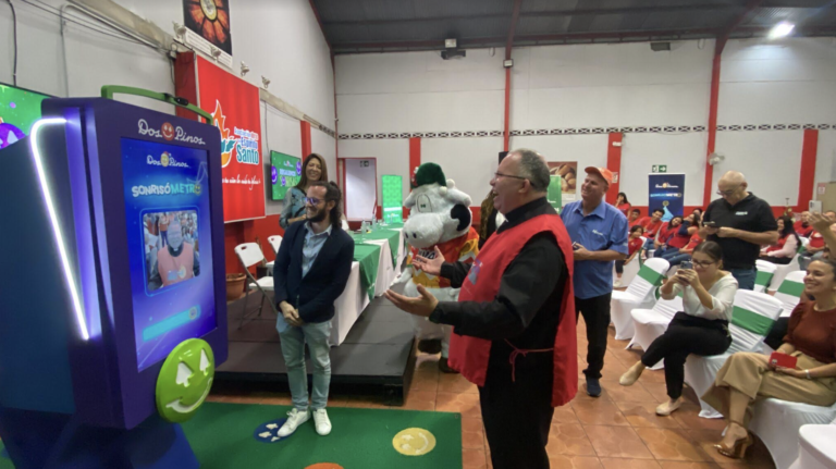 Dos Pinos dona 6 millones de colones y 15 mil vasos de leche a organizaciones de bienestar social