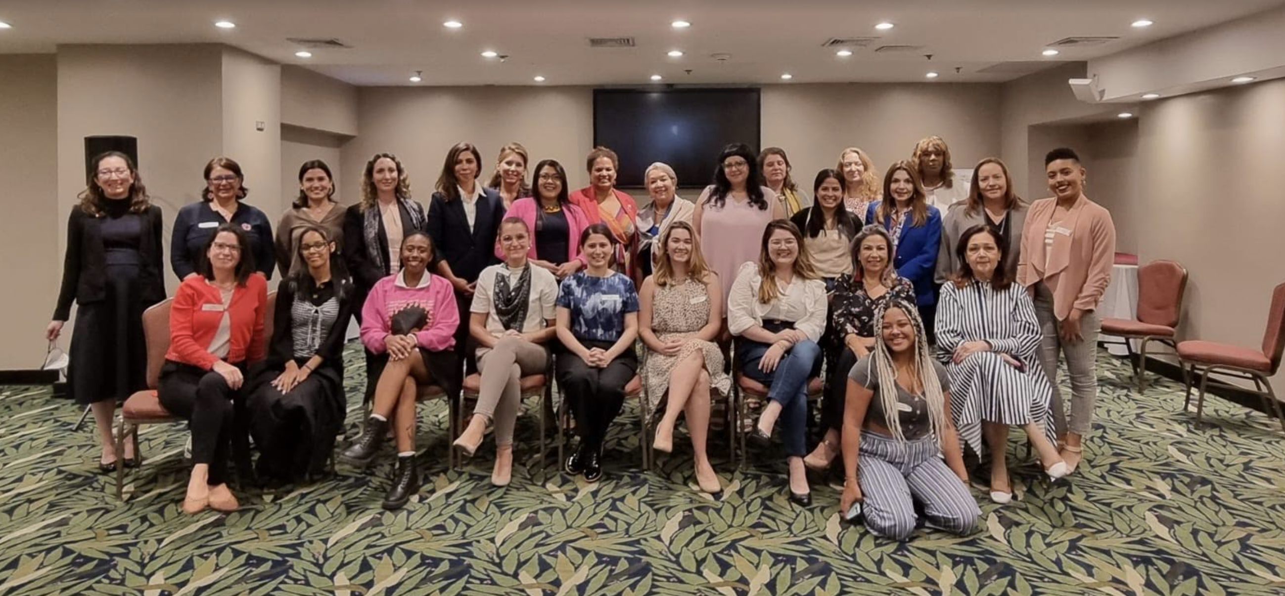 Imagen principal del artículo: Embajada de Canadá abre convocatoria para que mujeres jóvenes formen parte de su red de liderazgo