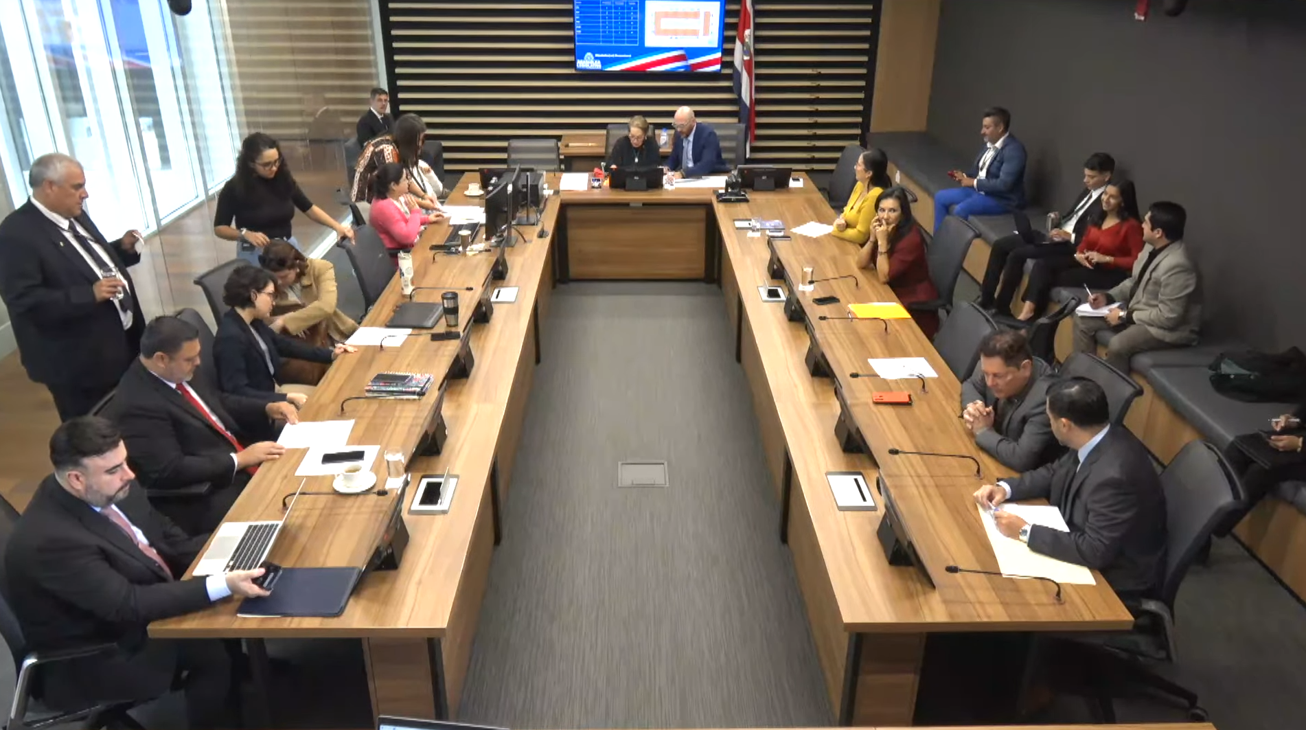 Imagen principal del artículo: Aprobado en comisión proyecto de ley para imponer prisión preventiva obligatoria