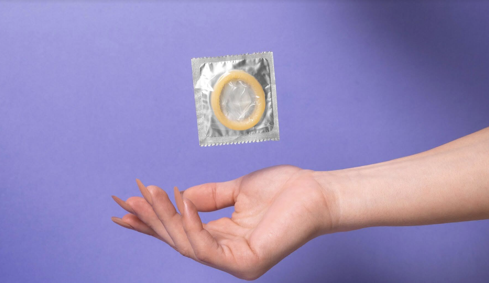 Imagen principal del artículo: Caja iniciará la distribución de 25 mil condones femeninos gracias a donación de UNFPA