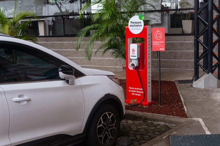 Ruta Eléctrica del BAC Credomatic cuenta con 33 puntos a lo largo de Costa Rica
