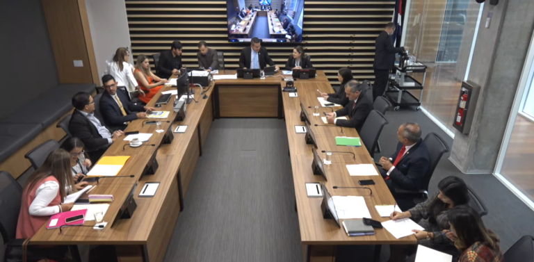 Comisión legislativa archiva proyecto para que sesiones de Consejo de Gobierno sean públicas