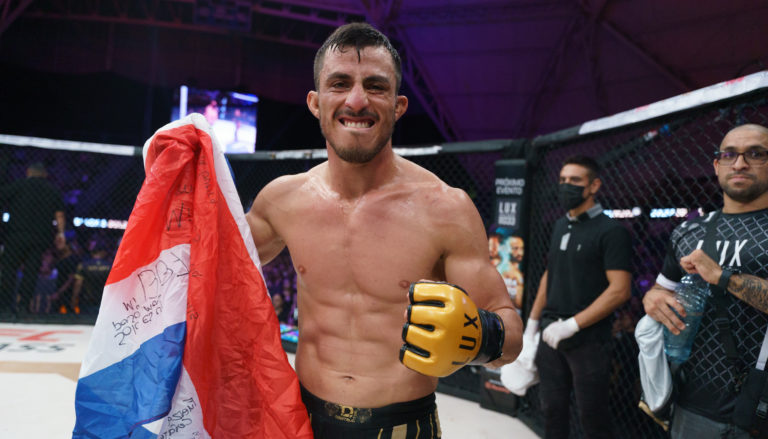 Peleador tico "Cebollero" Delgado defenderá su título latinoamericano de LUX Fight League en México