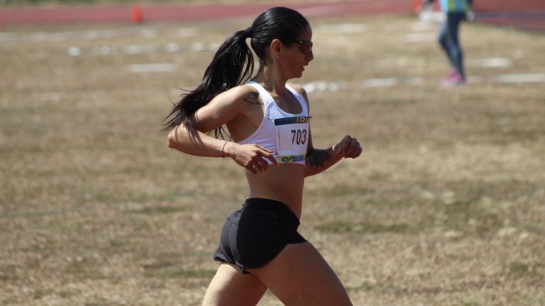 Atleta tica Daniela Rojas inicia la temporada consiguiendo mejor marca técnica en Torneo Inaugural FECOA 2024