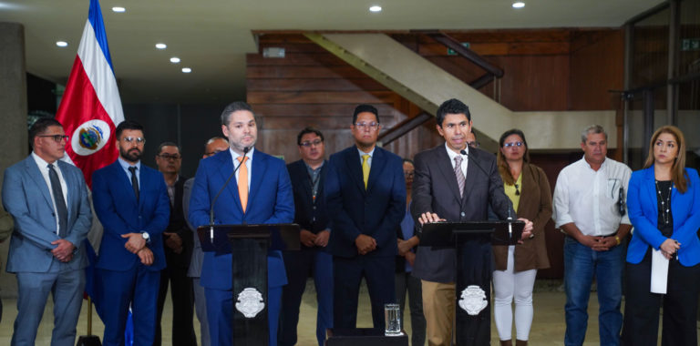 Ejecutivo se reúne de emergencia y presenta plan para enfrentar caos vial