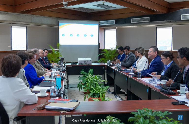 Reunión Gobierno - Contraloría: una reunión innecesaria pero reveladora