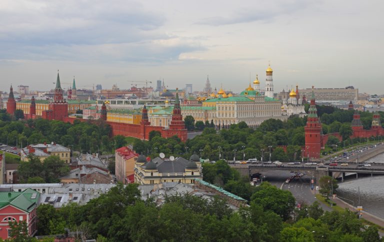 El Kremlin convoca a embajadora de EE.UU. por presunta "injerencia" de ONG's en "asuntos internos rusos"