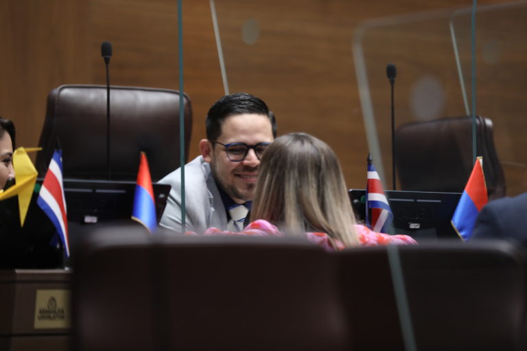 Diputado propone eliminar requisito notarial para inscribir correo electrónico de sociedades mercantiles