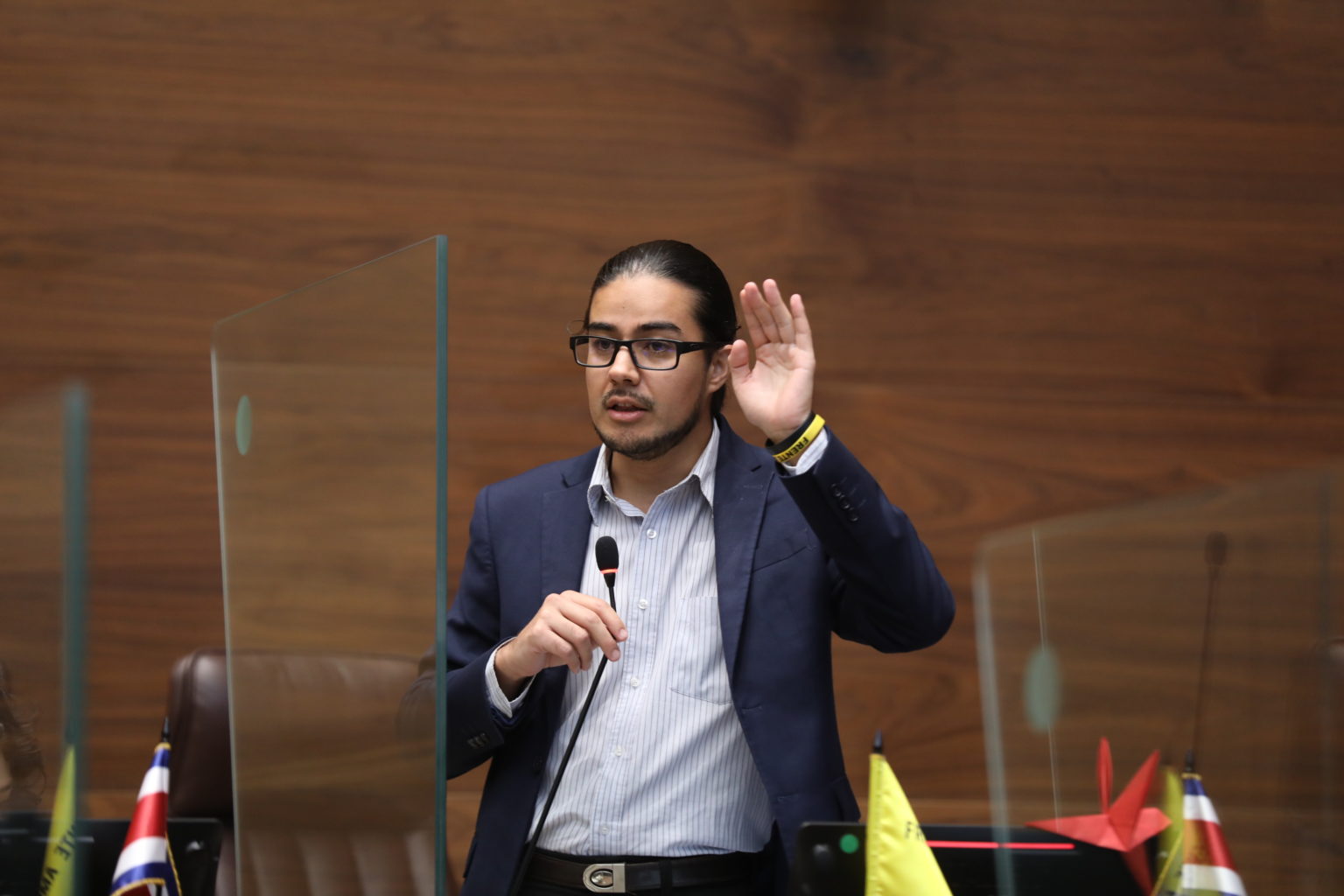 Imagen principal del artículo: Frente Amplio impulsa proyecto para crear por ley el Viceministerio de Agua y Océano en el Minae