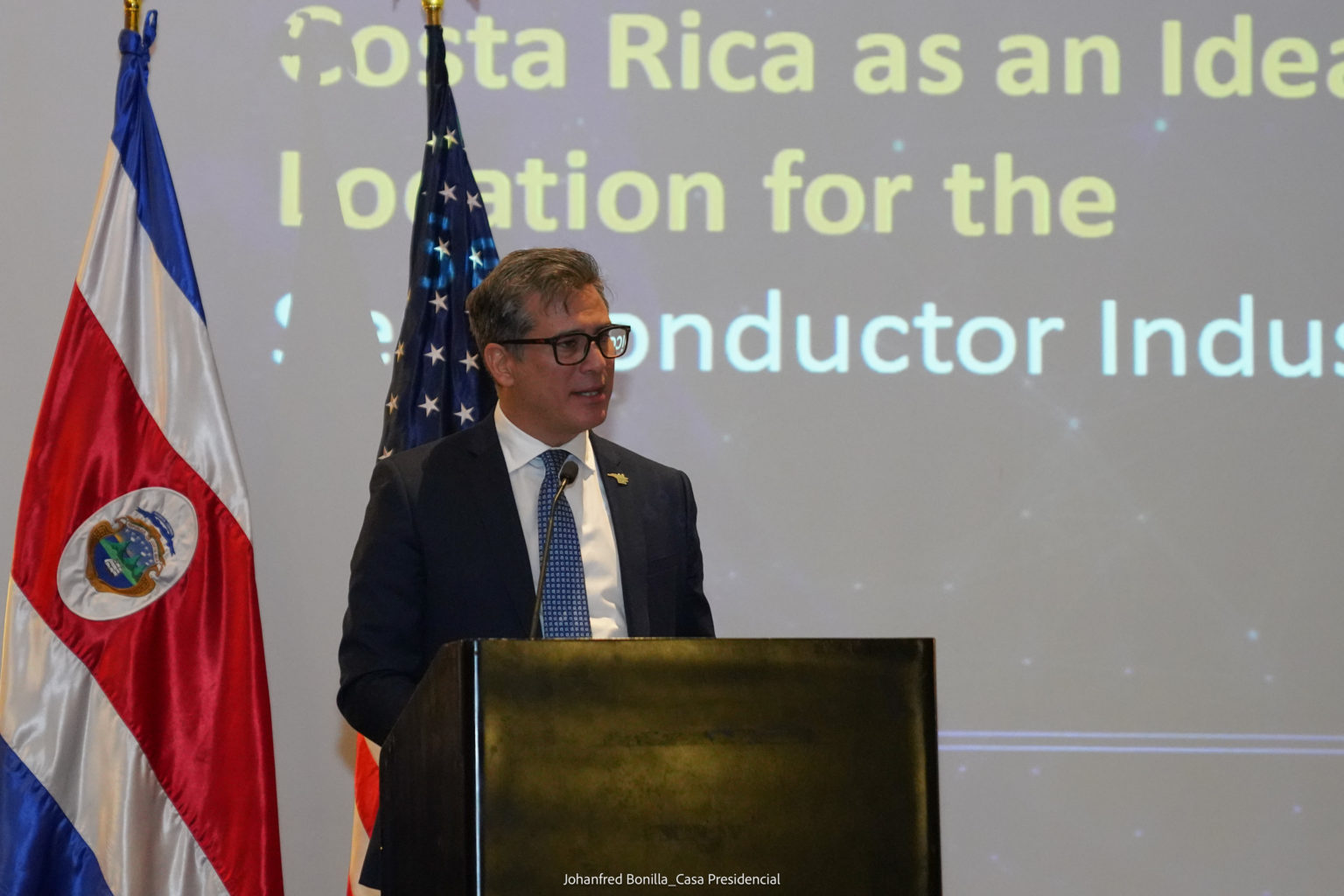 Imagen principal del artículo: Ejecutivo presentó hoja de ruta para acelerar industria de semiconductores