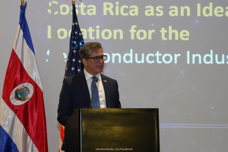 Ejecutivo presentó hoja de ruta para acelerar industria de semiconductores